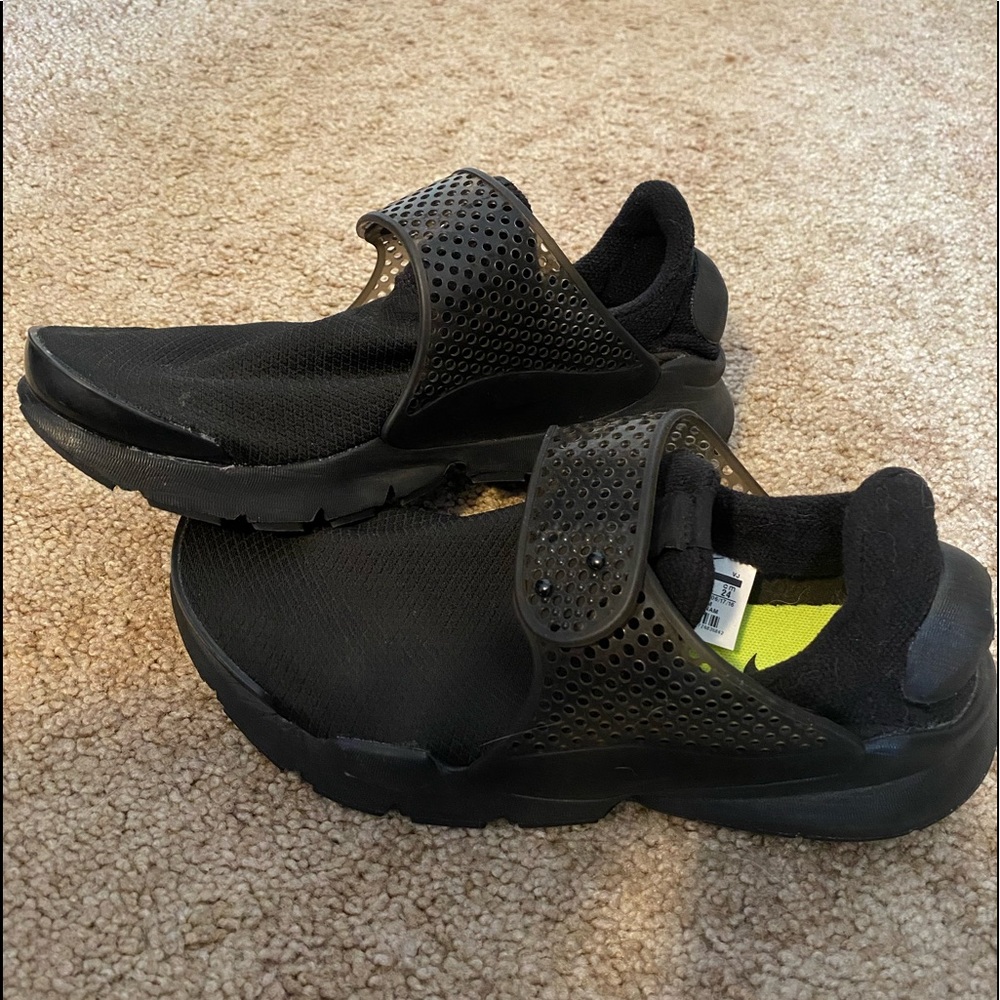 Nike Women’s Sock Darts